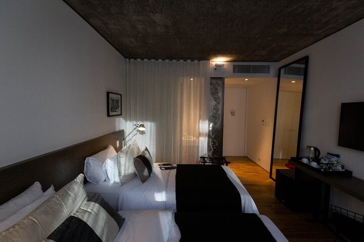 Room 26 of 136