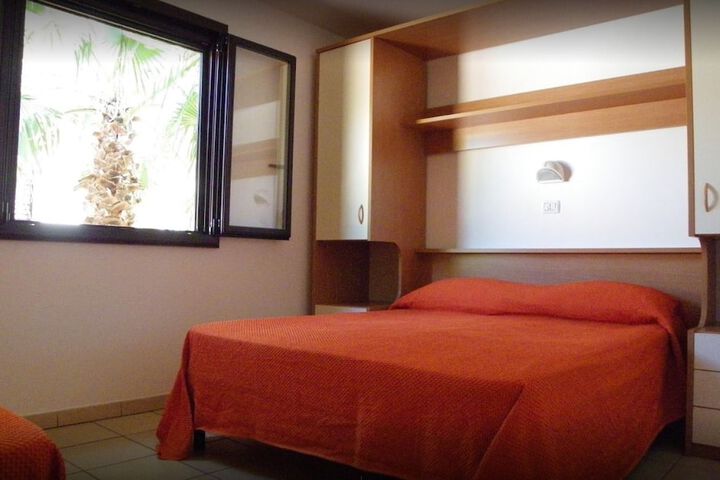 Room 2 of 23
