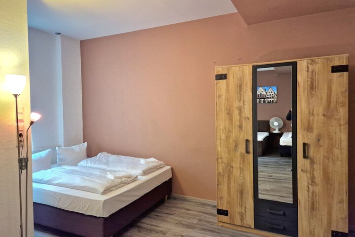 Room 17 of 29