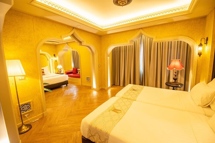 Room 53 of 129