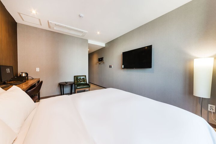 Room 19 of 55