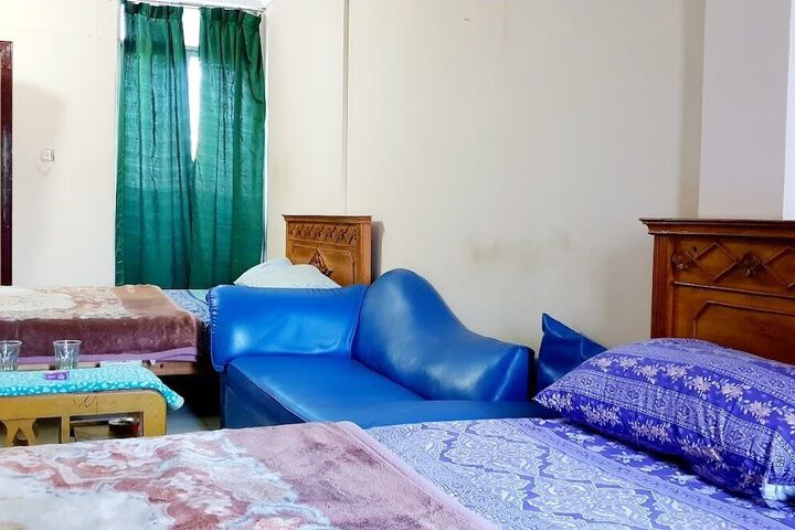 Room 9 of 11