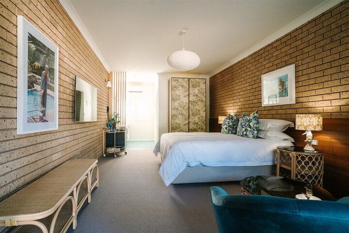 Room 12 of 26