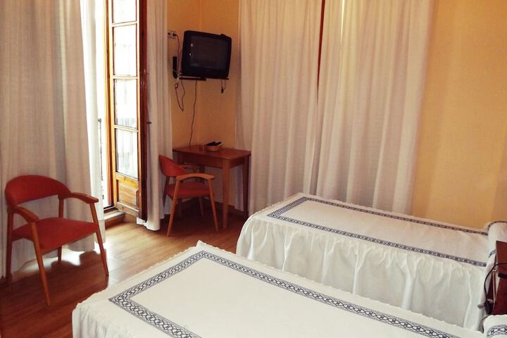 Room 10 of 66