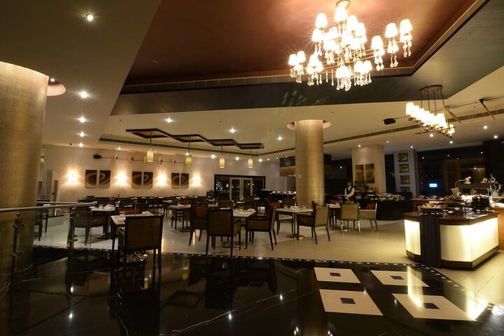 Dining 79 of 133
