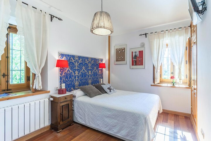 Room 8 of 35