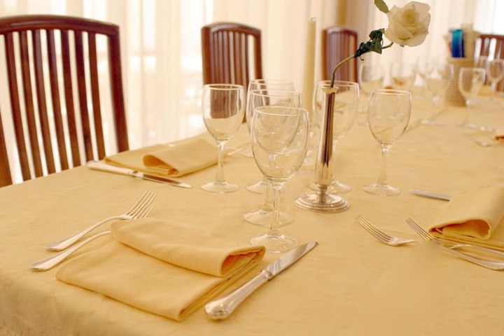 Dining 21 of 44