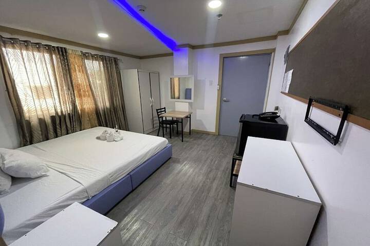 Room 9 of 20