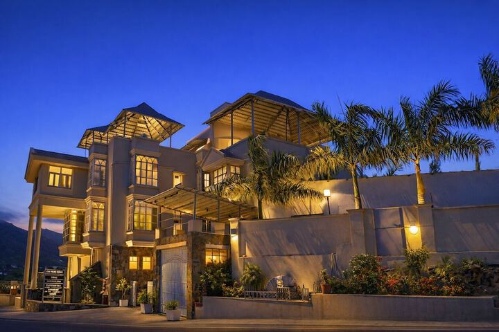 Hotel 2 of 51