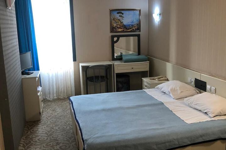Room 11 of 23