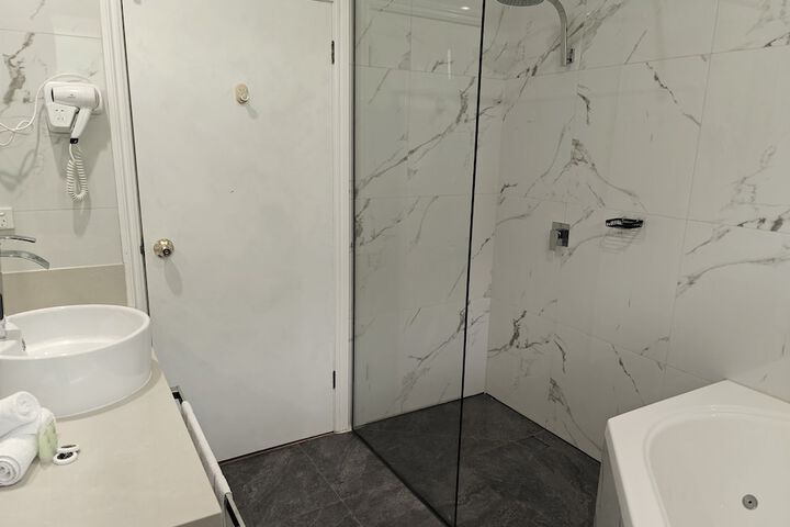 Room 48 of 66
