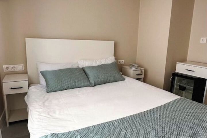 Room 5 of 27