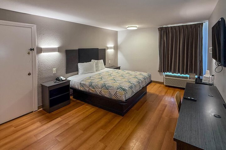 Room 19 of 48