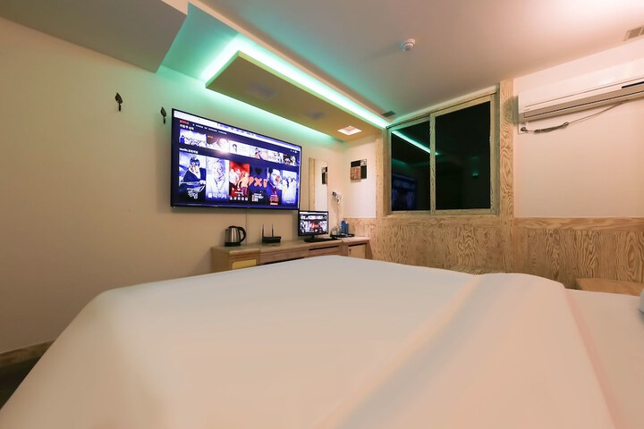 Room 5 of 64