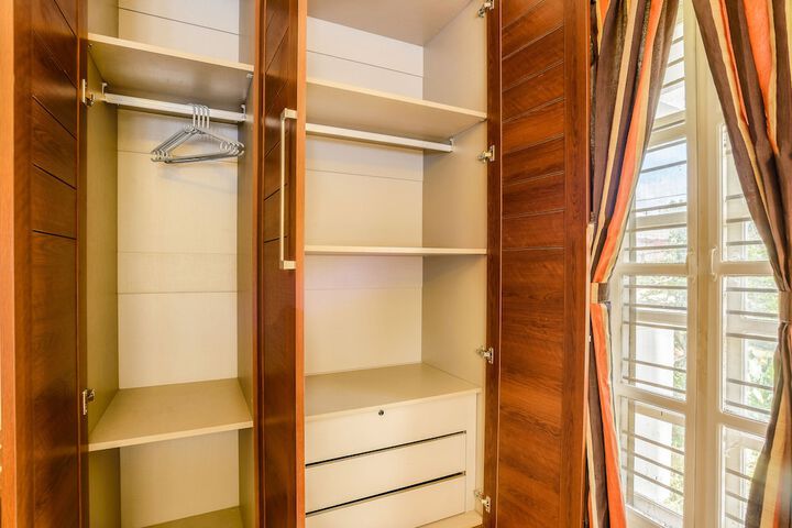 Room 16 of 31