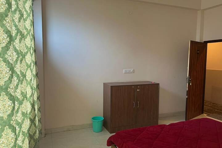 Room 7 of 8