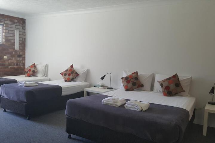 Room 10 of 30
