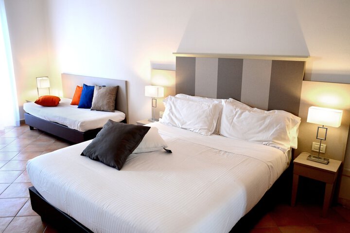 Room 15 of 46