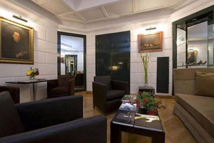Entrance & Lobby