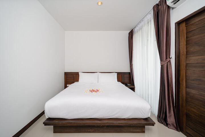 Room 9 of 29