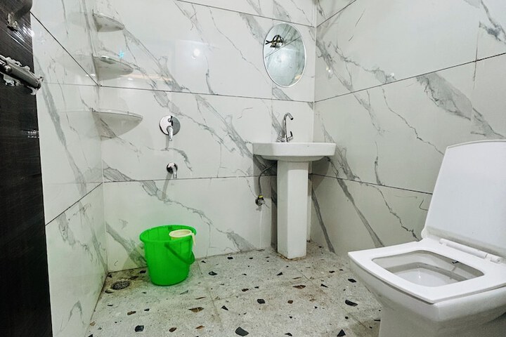 Room 14 of 15