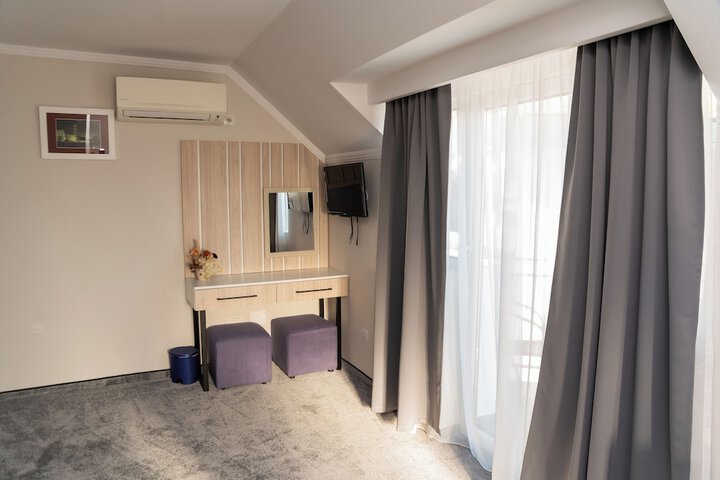 Room 8 of 54