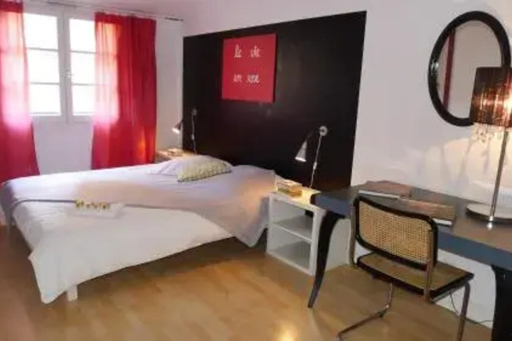 Room 2 of 13