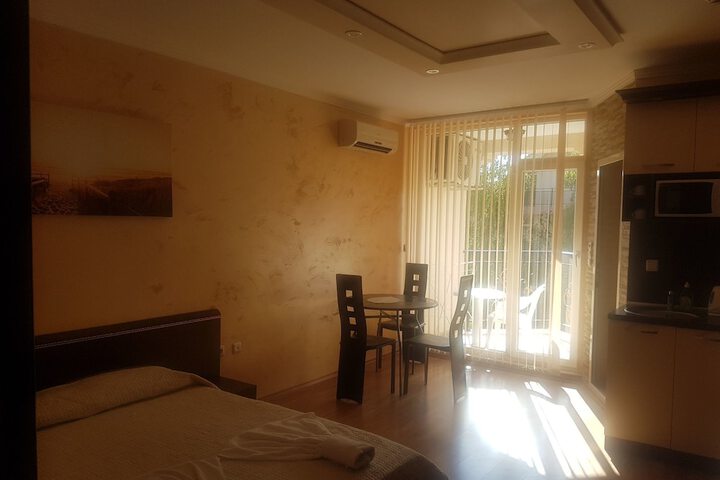 Room 19 of 73