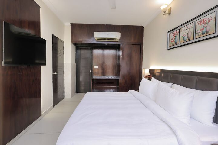 Room 14 of 48