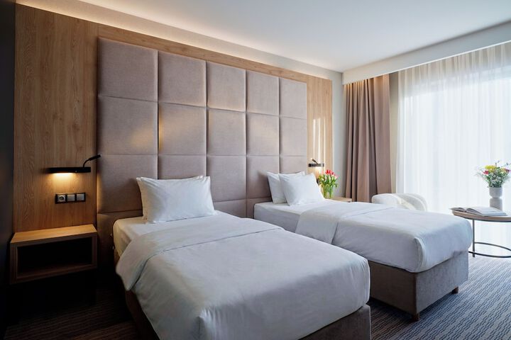Room 28 of 53