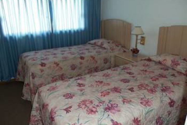 Room 10 of 29