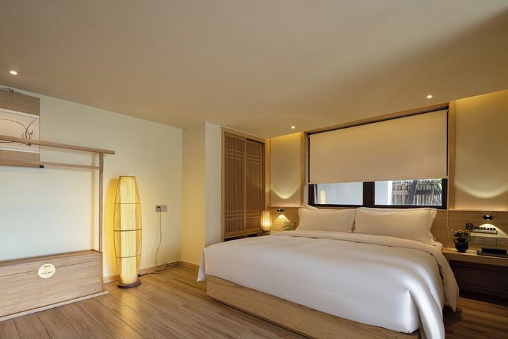 Room 14 of 86
