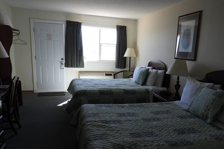 Room 28 of 115