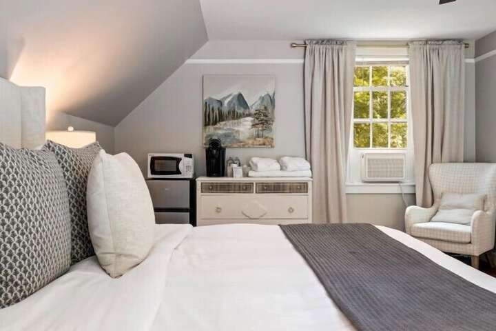 Room 215 of 431