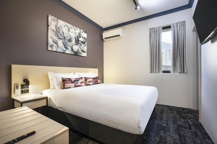 Room 19 of 62