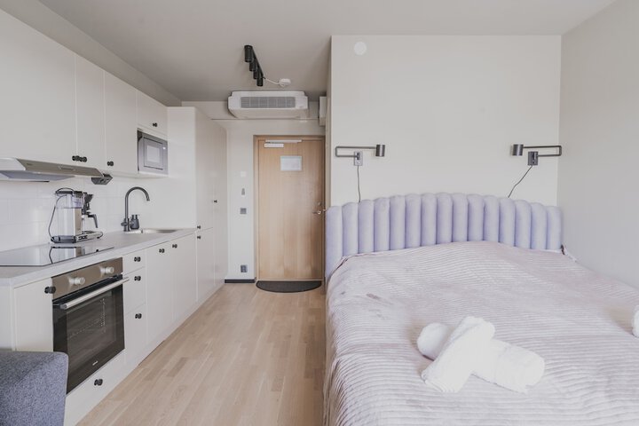 Room 28 of 146