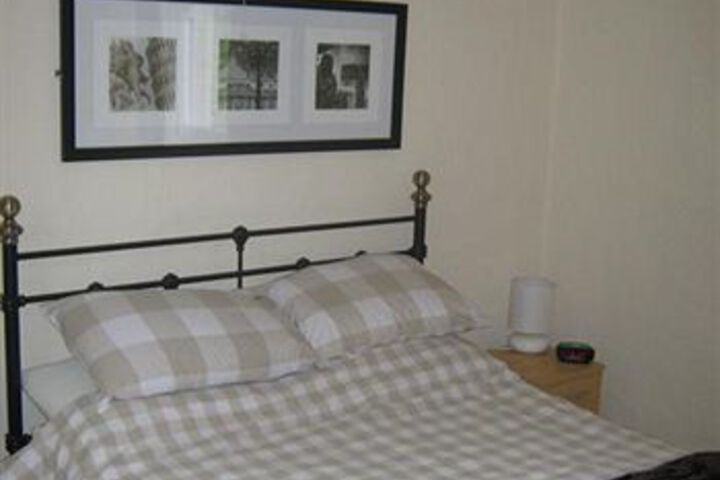 Room 8 of 14
