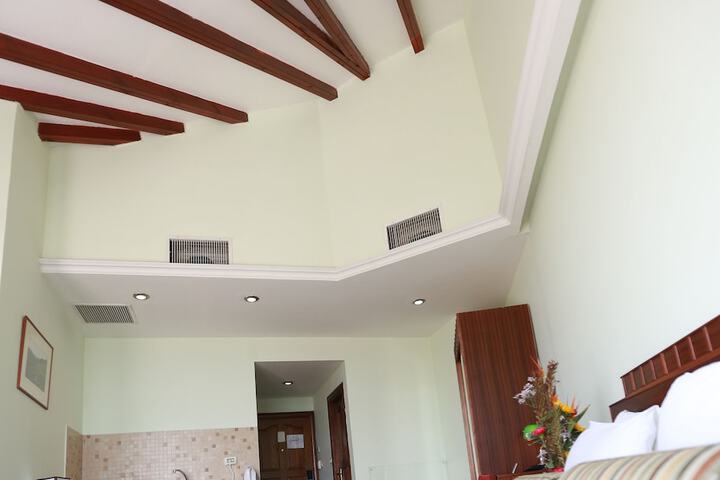Room 10 of 86