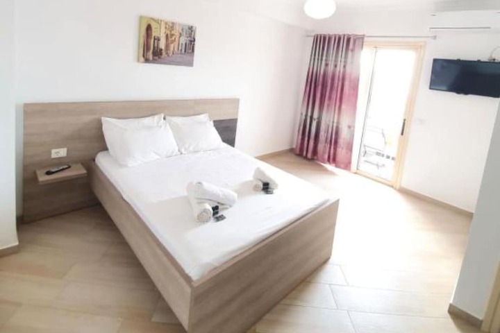 Room 4 of 17