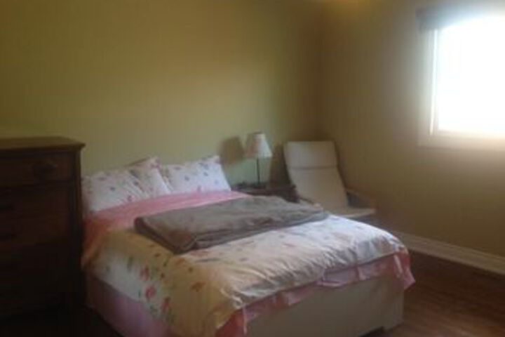 Room 11 of 28
