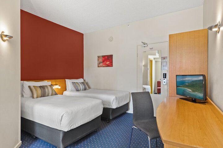 Room 19 of 34