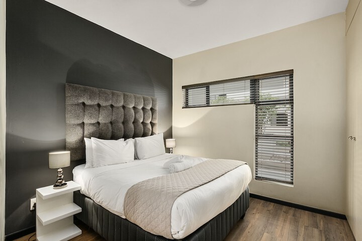 Room 54 of 215