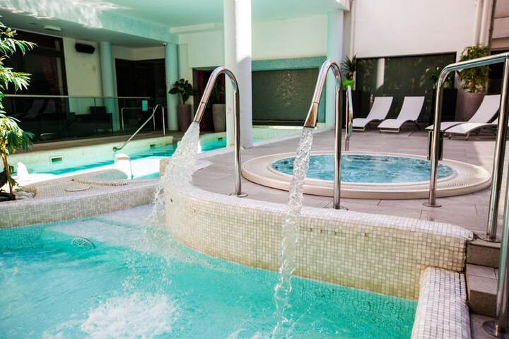 Pool 12 of 22