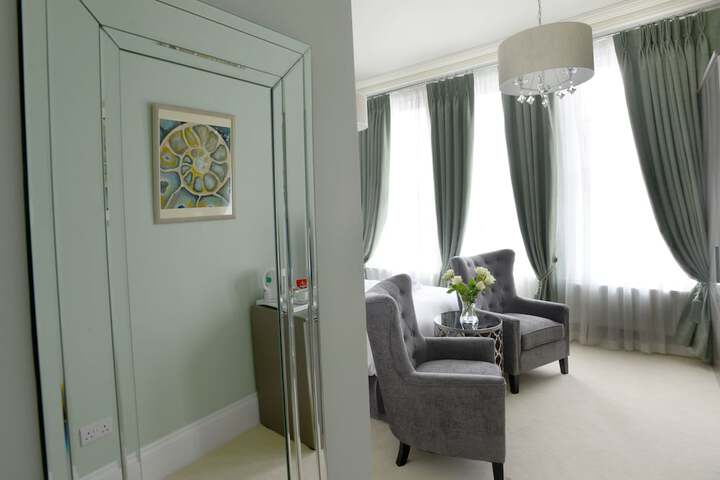 Room 38 of 118