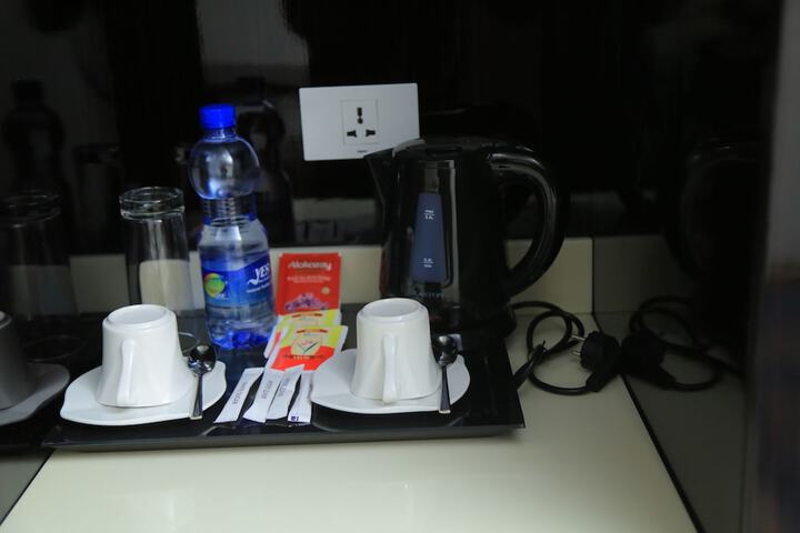 Breakfast/Coffee Service 18 of 33