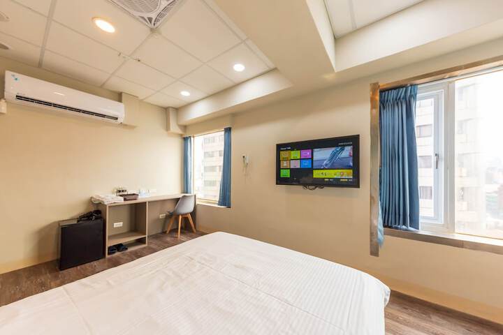 Room 3 of 31