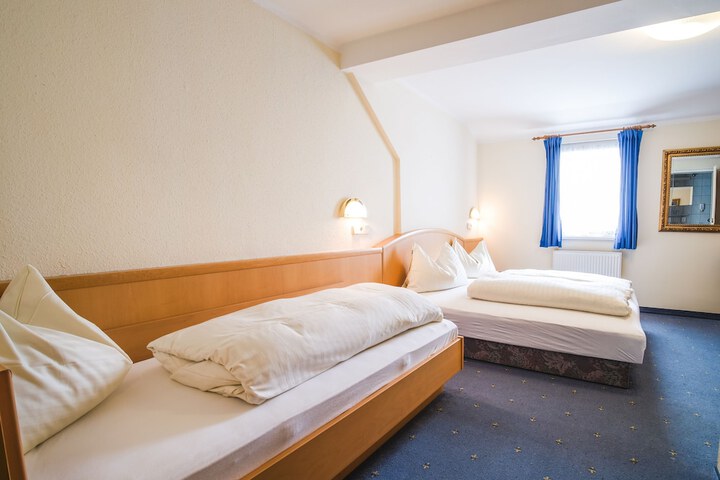 Room 8 of 26