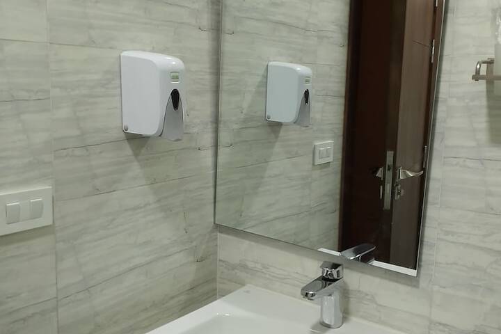 Room 35 of 43