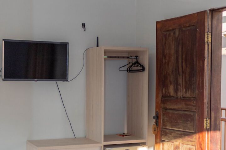 Room 9 of 89