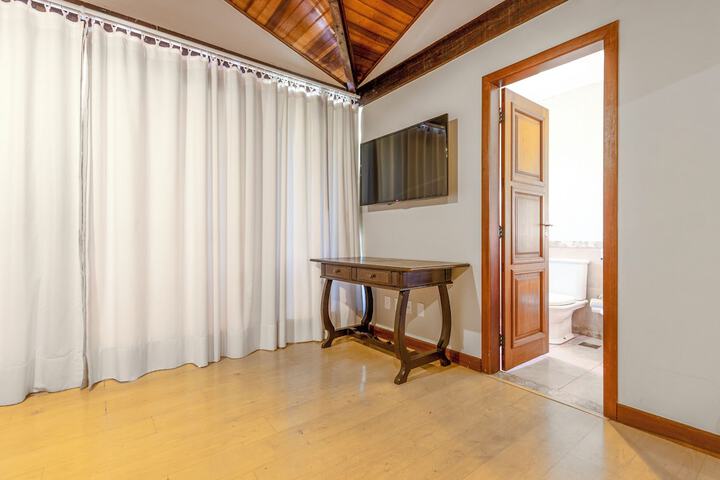 Room 28 of 75